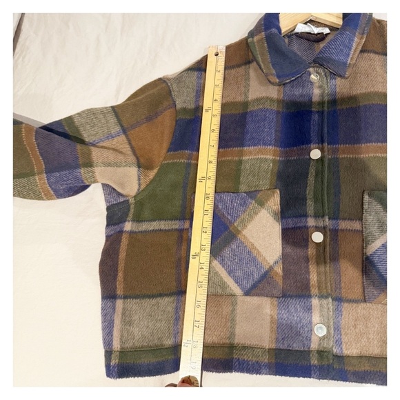 For the Republic Cropped Plaid Shirt Jacket – Size M - Picture 9 of 9